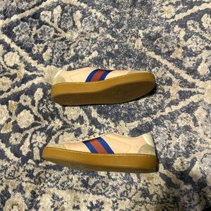 women’s low top gucci sneakers